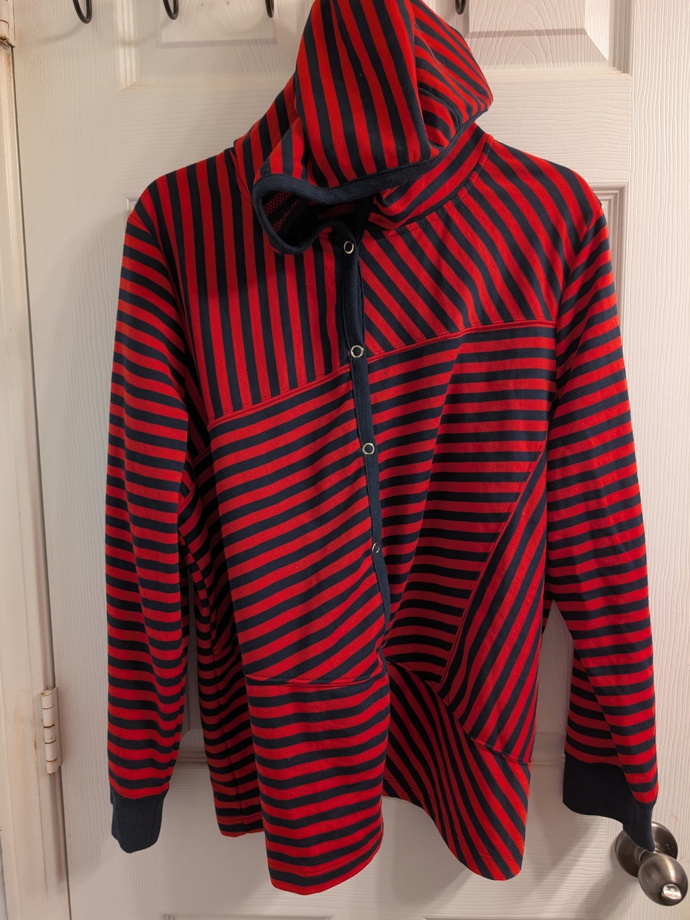 Striped Red and Black Snap Womens Jacket - Hood Is Mesh Lined Size 1x Casual